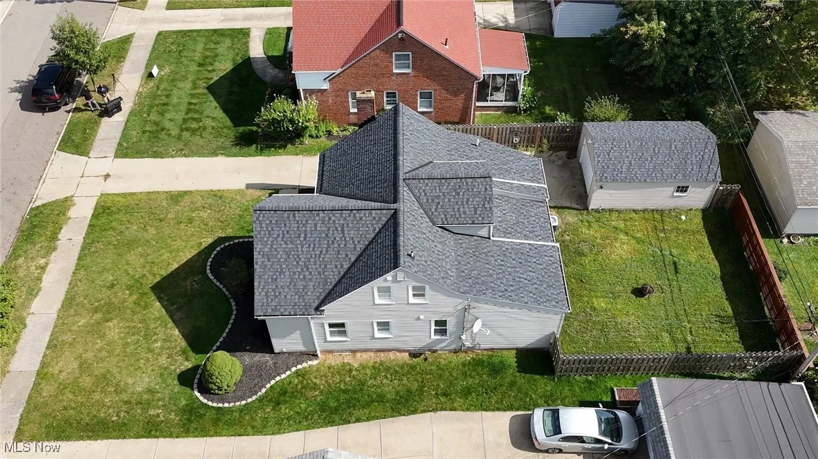 Aerial view of property and surrounding area
