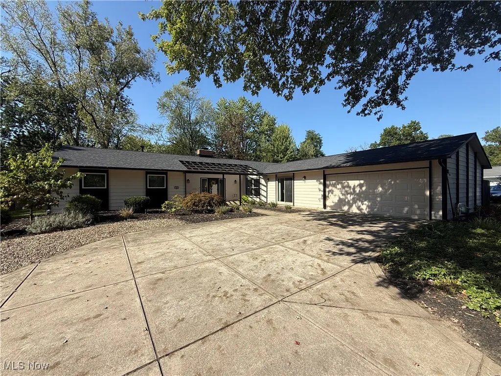 396 Crossbrook Drive, Berea, Ohio 44017,MLS Now Listing ID