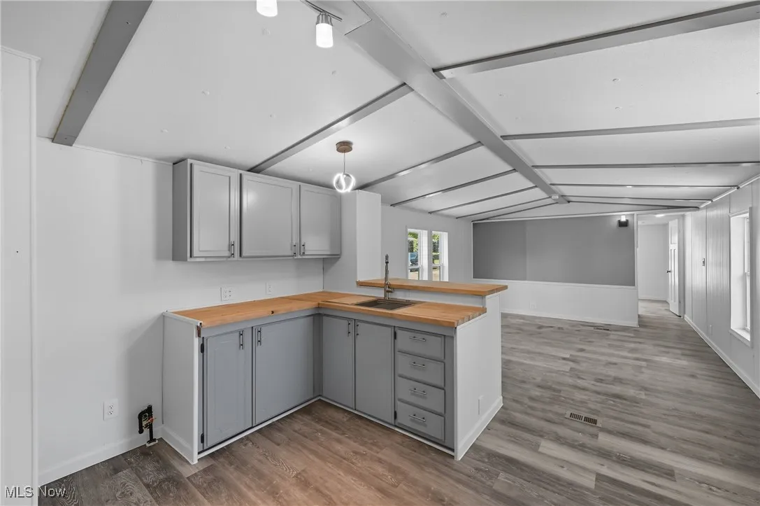 11 Redwood Drive, Beloit, Ohio 44609,MLS Now Listing ID