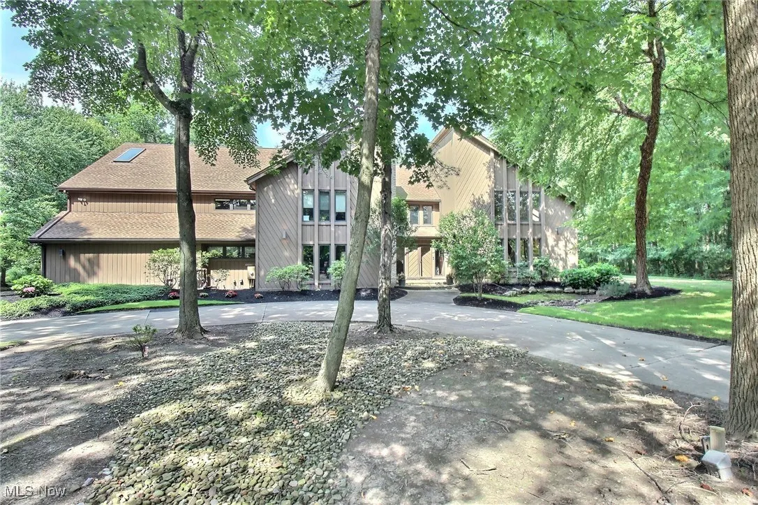 2565 Cedarwood Road, Pepper Pike, Ohio 44124,MLS Now Listing ID