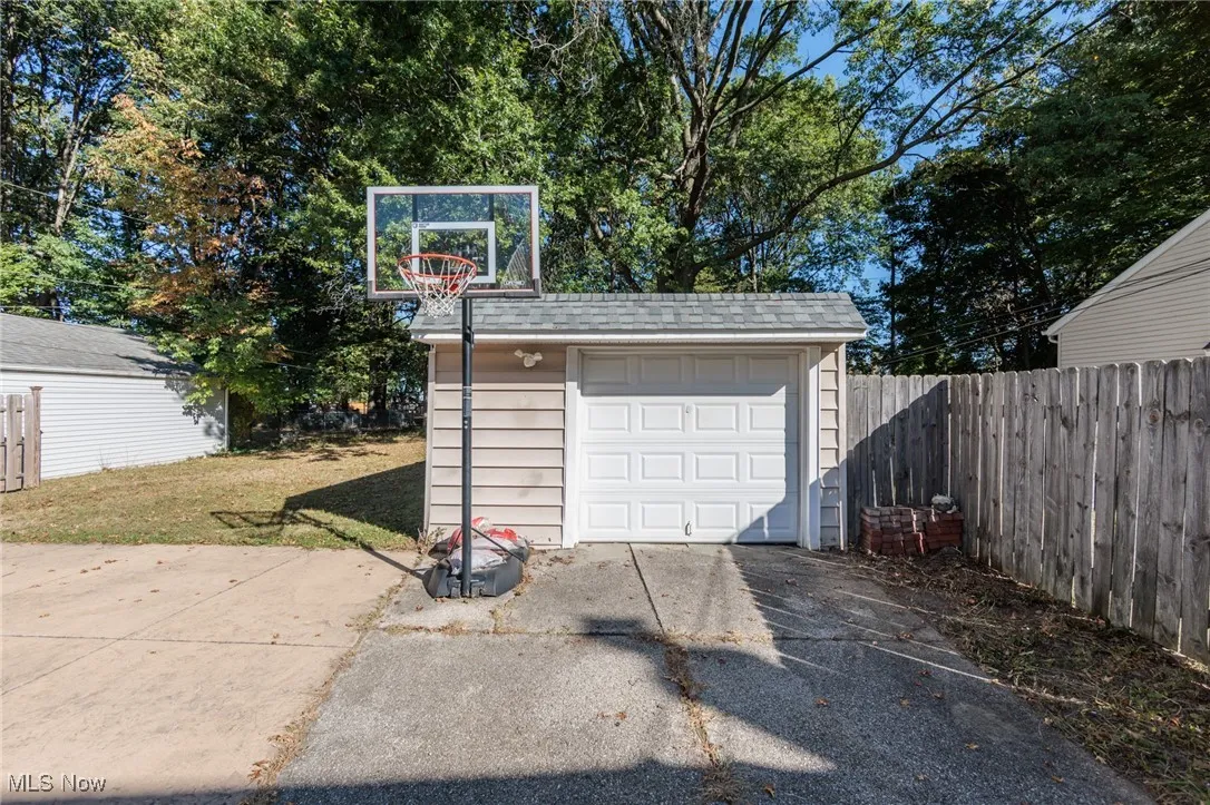 5247 Case Avenue, Lyndhurst, Ohio 44124,MLS Now Listing ID