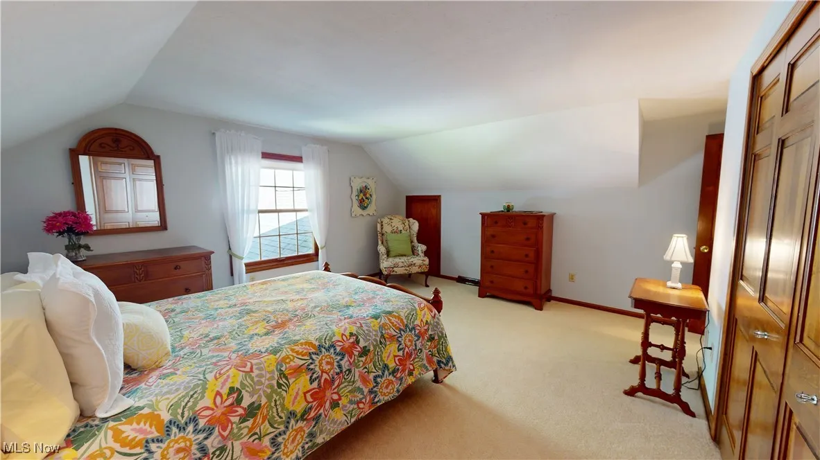 2nd floor bedroom