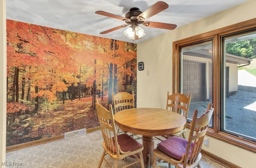 Eat in kitchen area