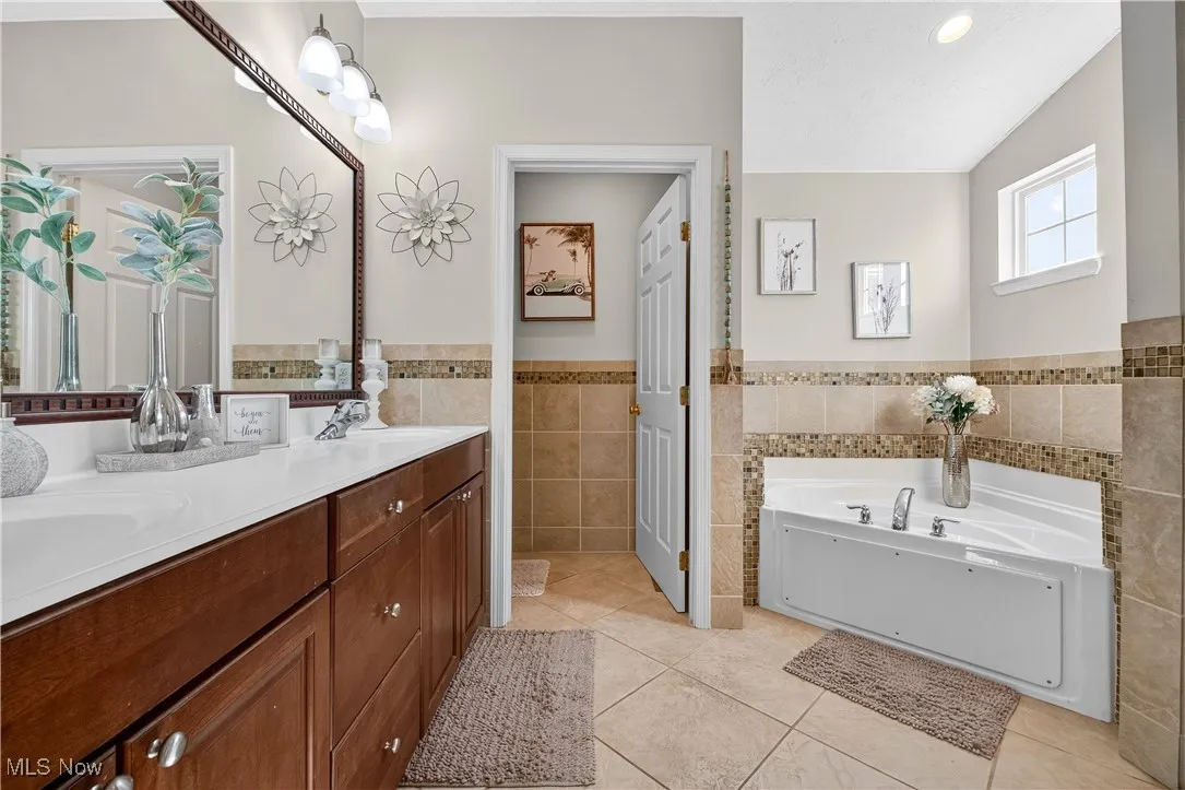 1561 Strauss Lane, Twinsburg, Ohio 44087,MLS Now Listing ID