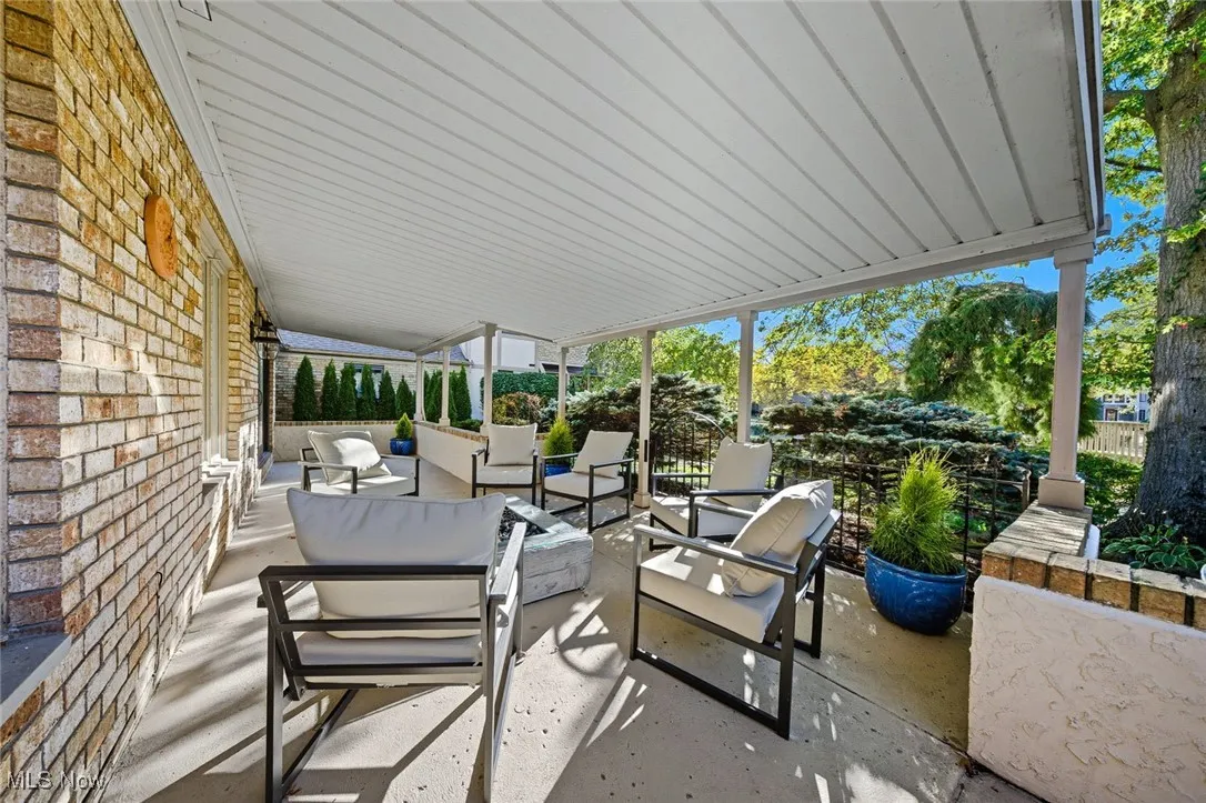 View of patio / terrace featuring outdoor lounge area