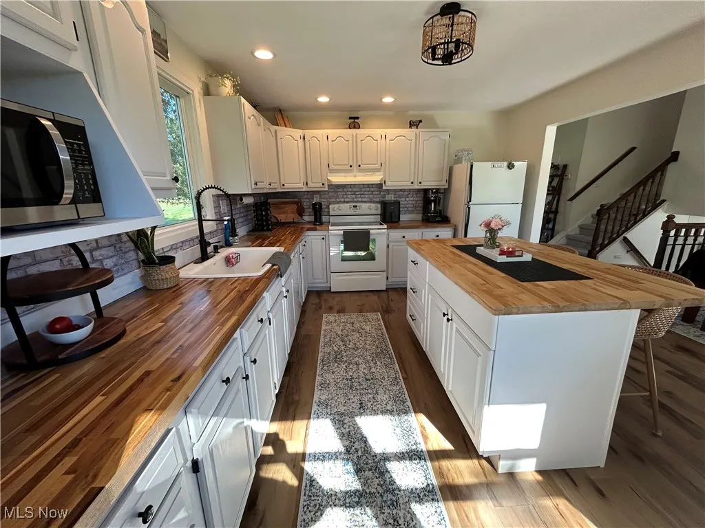 11611 Hosford Road, Chardon, Ohio 44024,MLS Now Listing ID