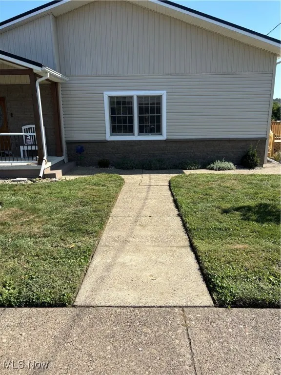 Sidewalk up to entryway