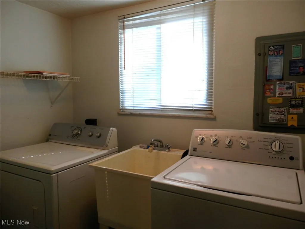 Laundry room
