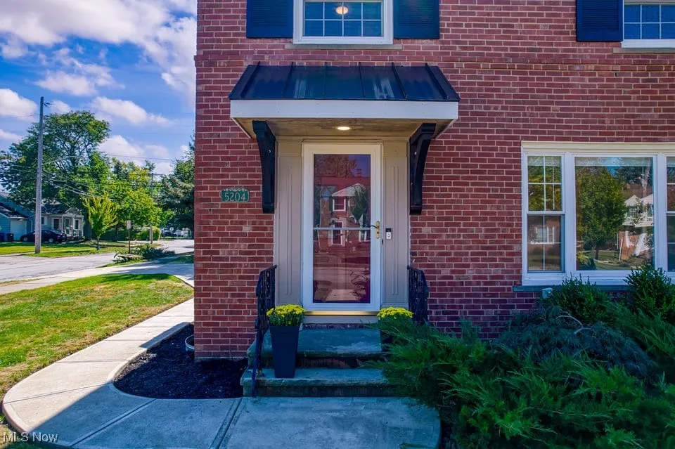 5204 Haverford Drive, Lyndhurst, Ohio 44124,MLS Now Listing ID