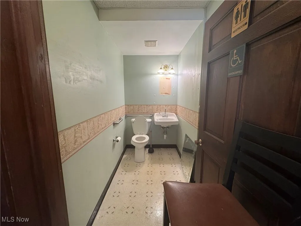 Handicap bathroom