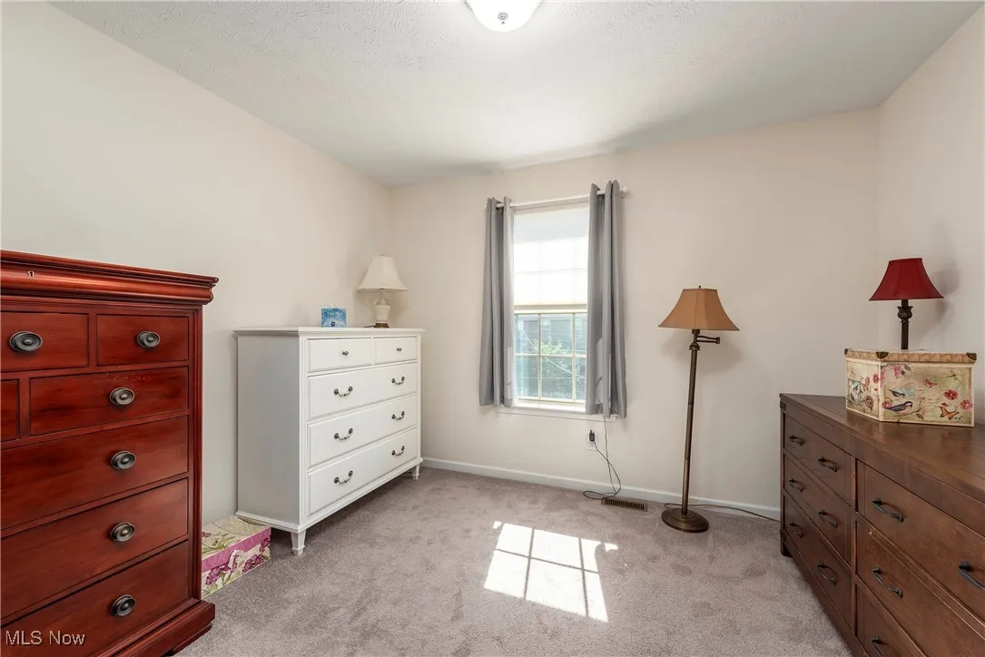 Guest room or a second office