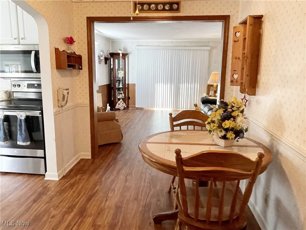 Separate dining are off the kitchen and family room