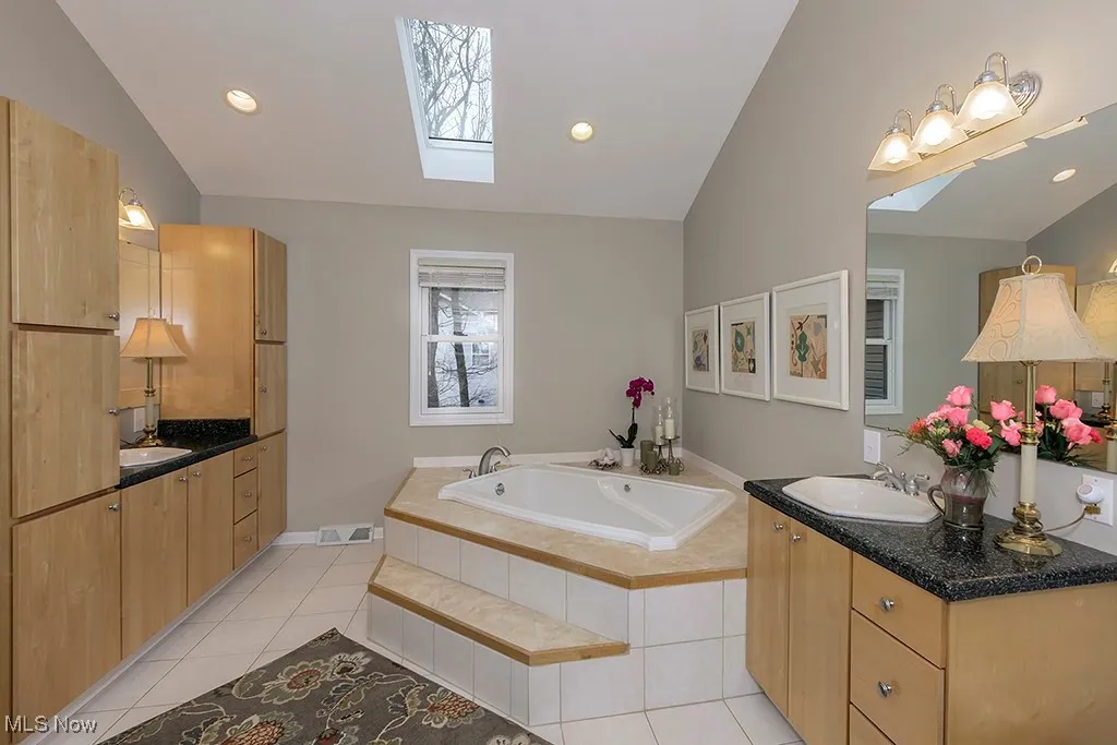 318 Hillside Lane, Chagrin Falls, Ohio 44022,MLS Now Listing ID