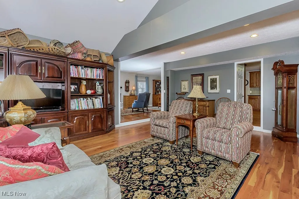 318 Hillside Lane, Chagrin Falls, Ohio 44022,MLS Now Listing ID