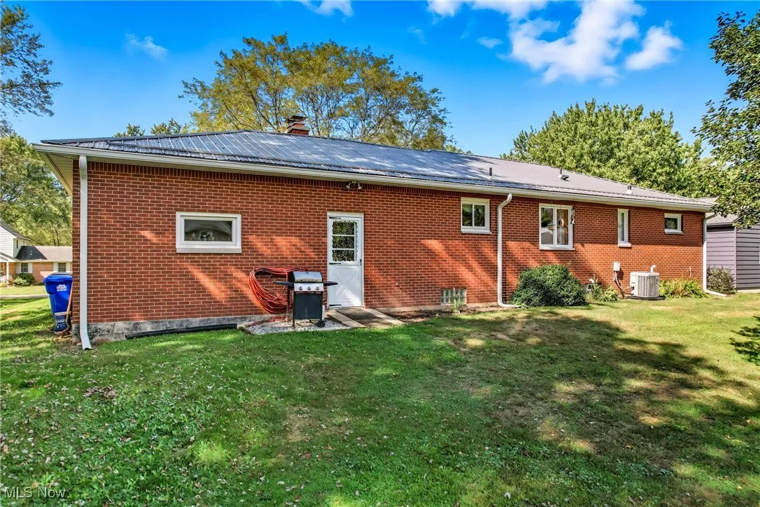 3275 Beechwood Drive, Hubbard, Ohio 44425,MLS Now Listing ID