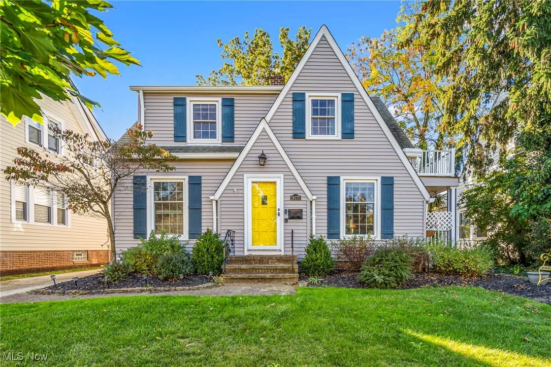 Handsome street view