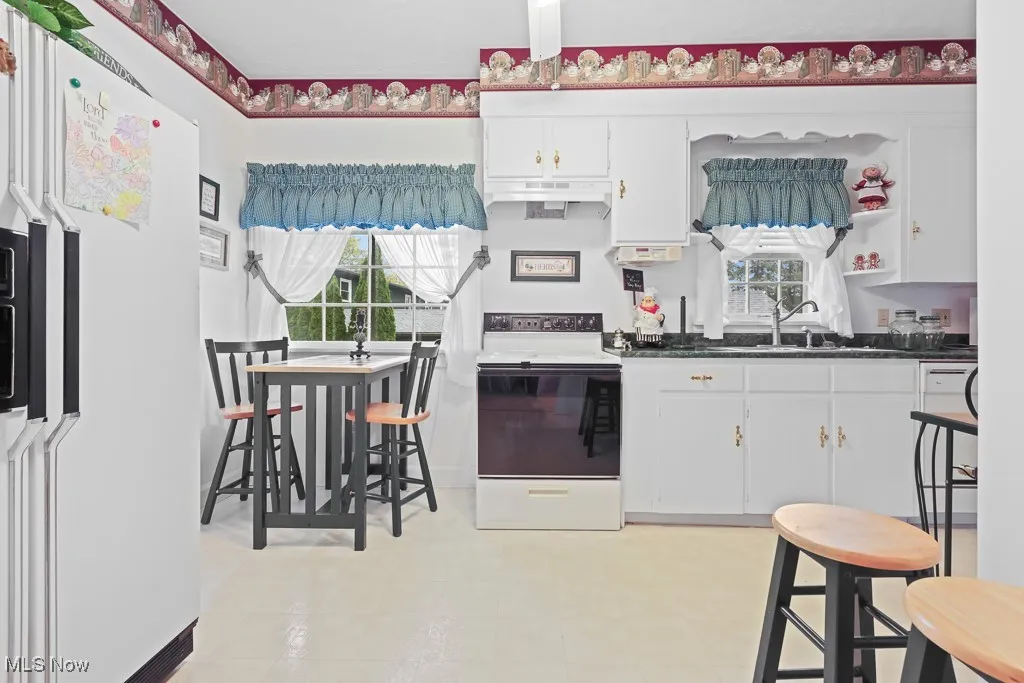215 Lake Avenue, Hartville, Ohio 44632,MLS Now Listing ID