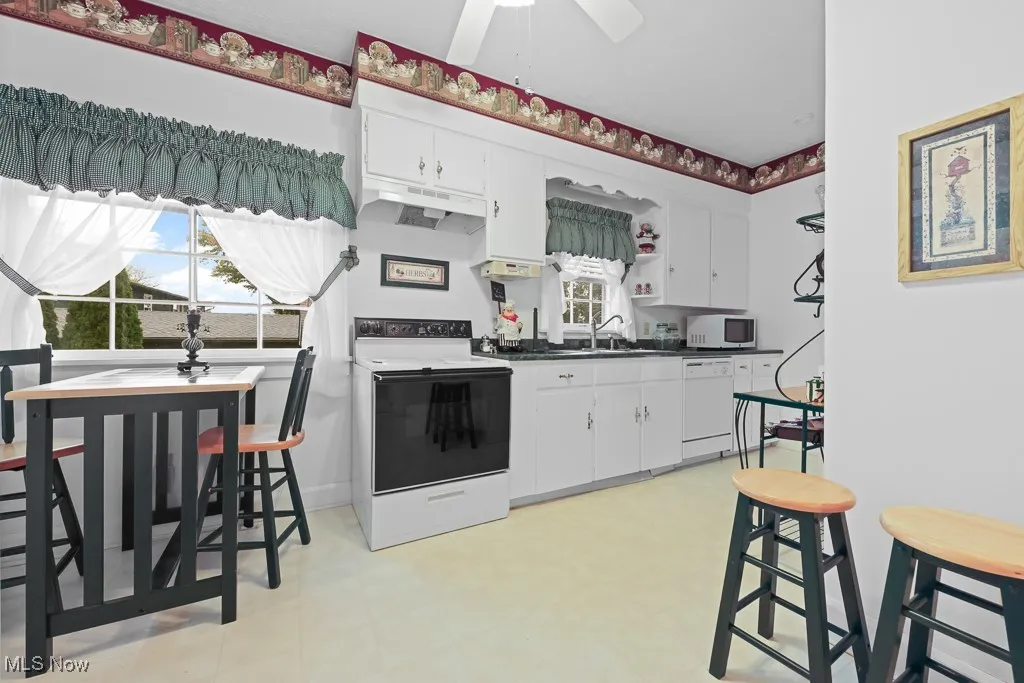215 Lake Avenue, Hartville, Ohio 44632,MLS Now Listing ID