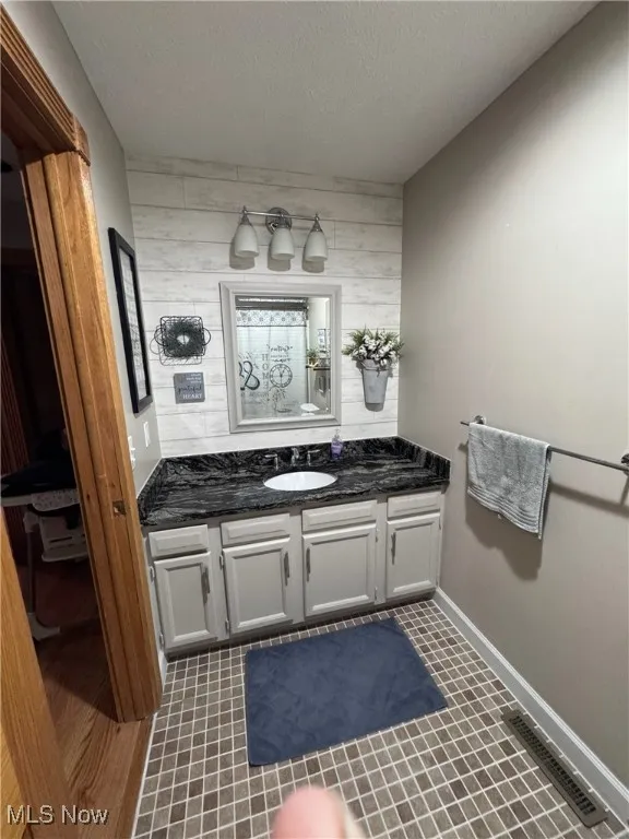 9060 Sandy Oaks Trail, Chardon, Ohio 44024,MLS Now Listing ID