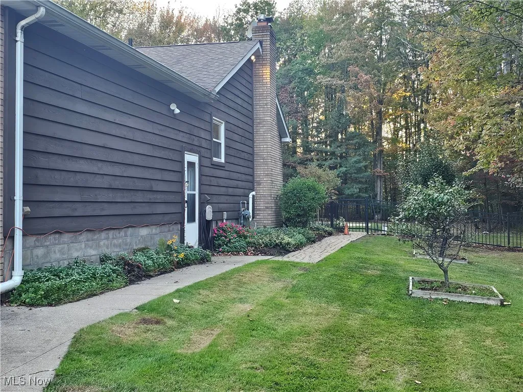 9060 Sandy Oaks Trail, Chardon, Ohio 44024,MLS Now Listing ID