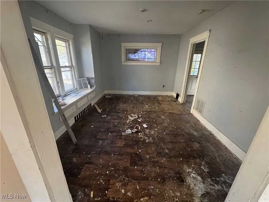 1046 W 21st Street, Lorain, Ohio 44052,MLS Now Listing ID