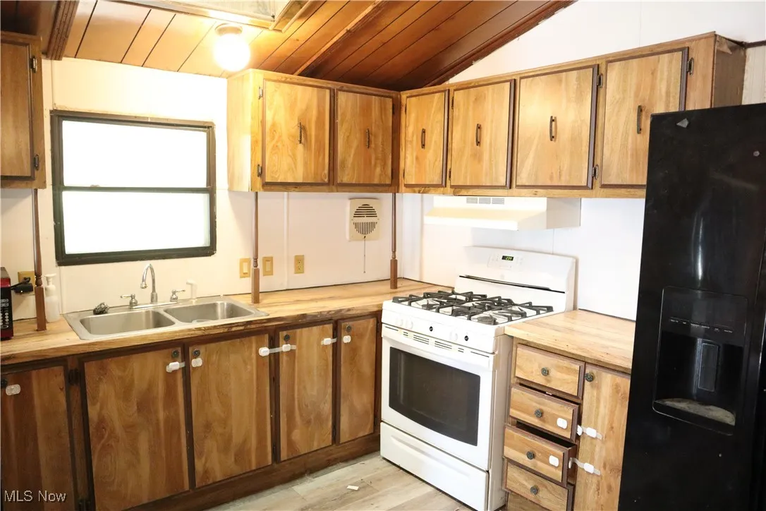 29 Thomas, Middlefield, Ohio 44062,MLS Now Listing ID