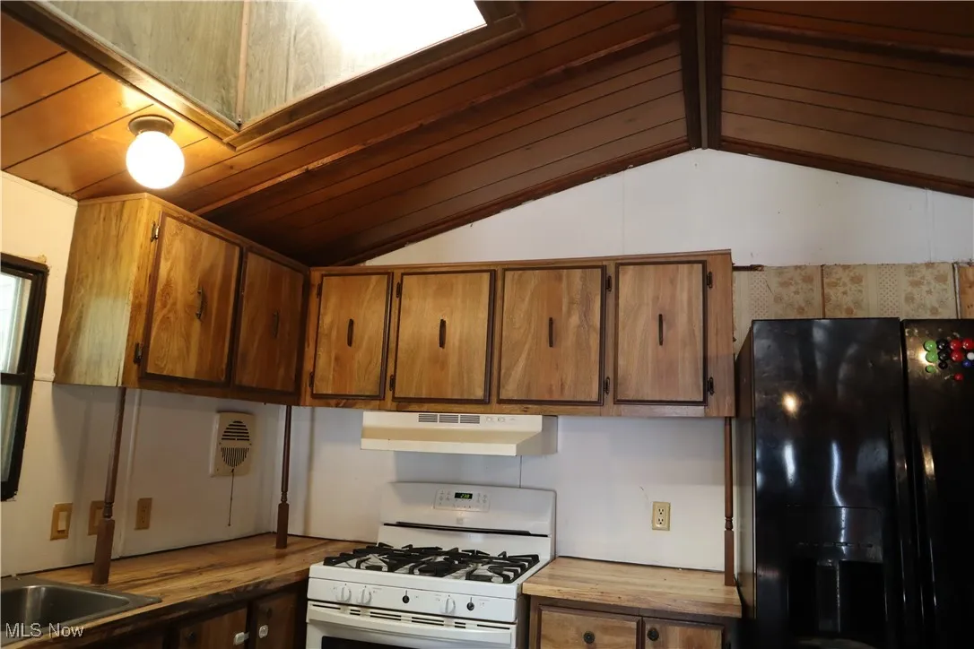 29 Thomas, Middlefield, Ohio 44062,MLS Now Listing ID