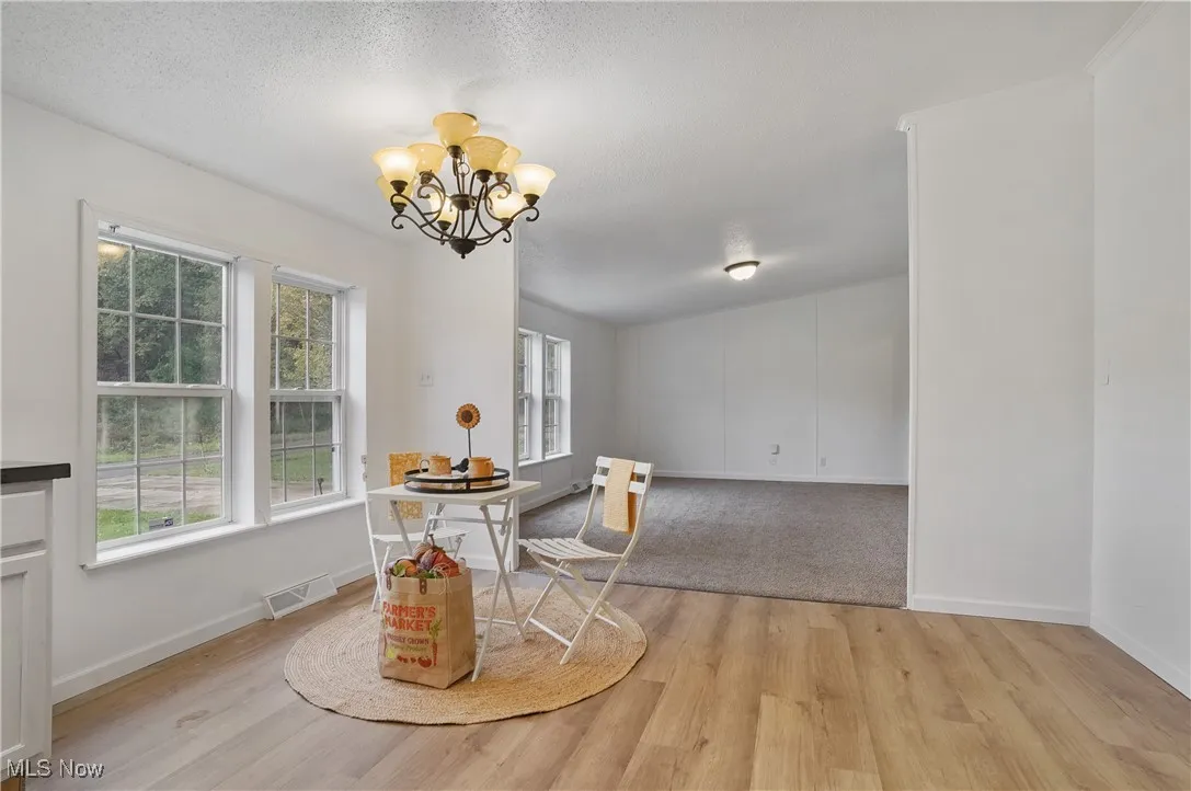 Eating area in the kitchen.