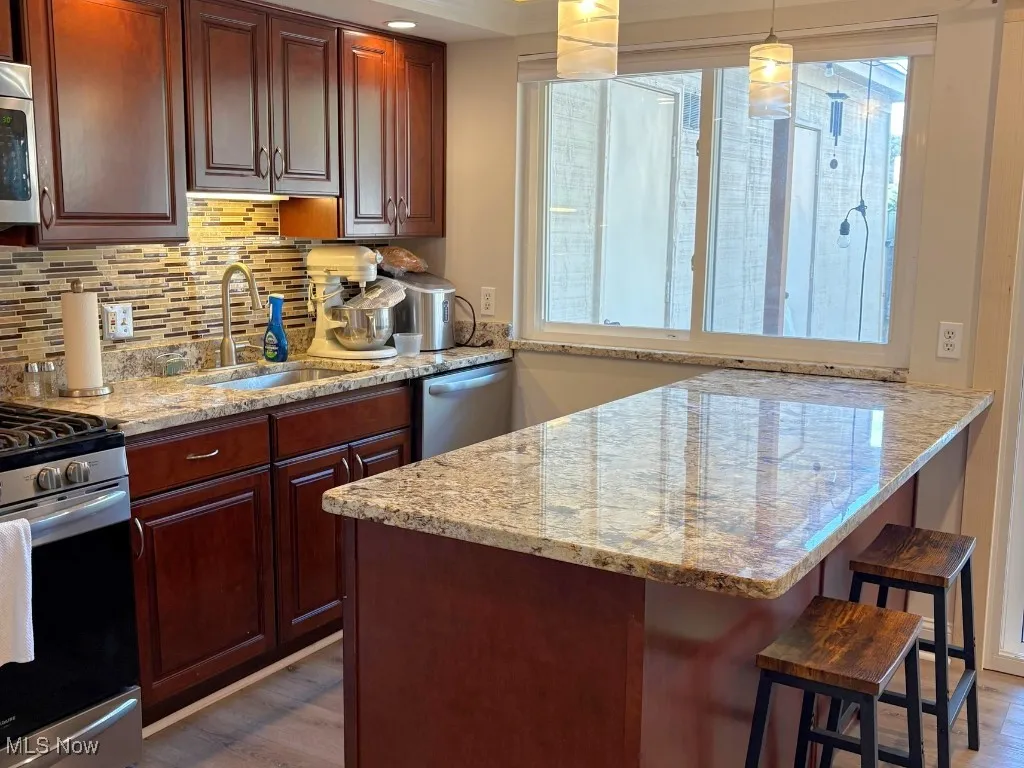 2392 Arlington Drive # 2392, Lyndhurst, Ohio 44124,MLS Now Listing ID