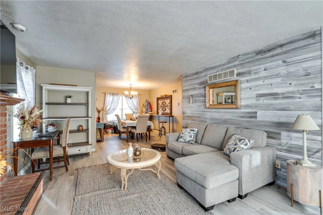 504 Burnett Avenue, Dalton, Ohio 44618,MLS Now Listing ID