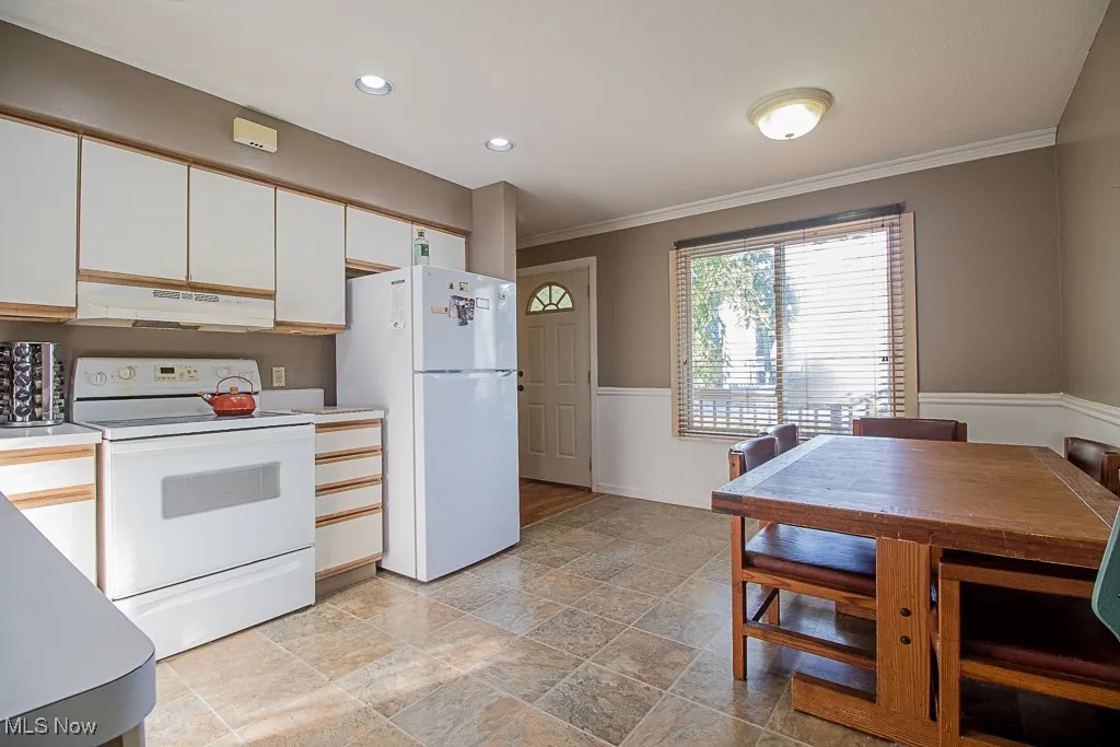 211 Plymouth Road, Eastlake, Ohio 44095,MLS Now Listing ID