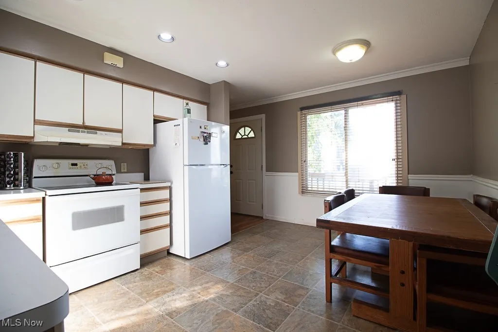211 Plymouth Road, Eastlake, Ohio 44095,MLS Now Listing ID