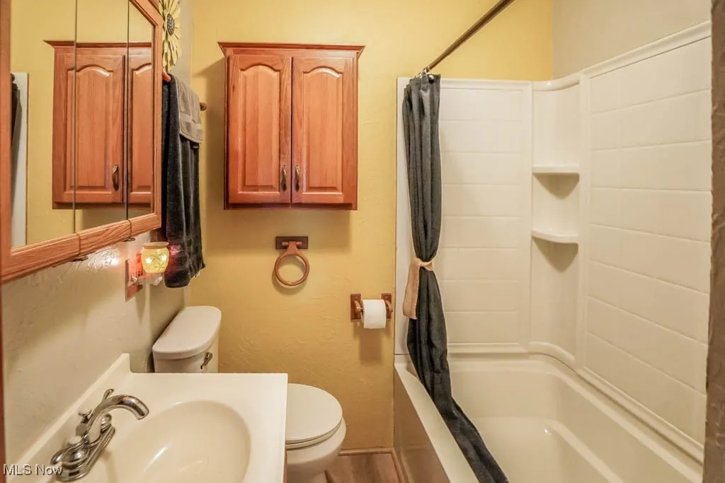 Full Bathroom