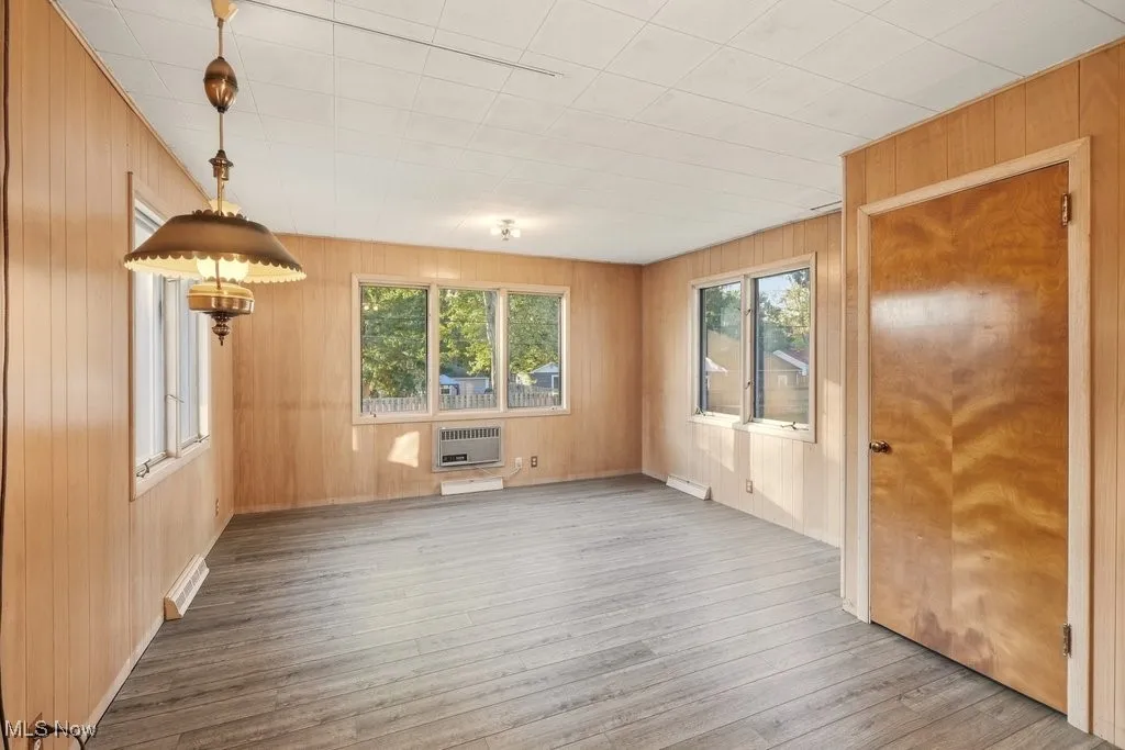 Family Room/Dining Room mix space