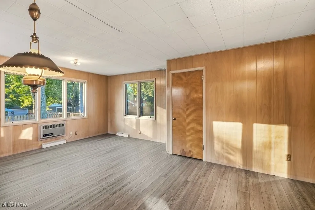 Family Room/Dining Room mix space