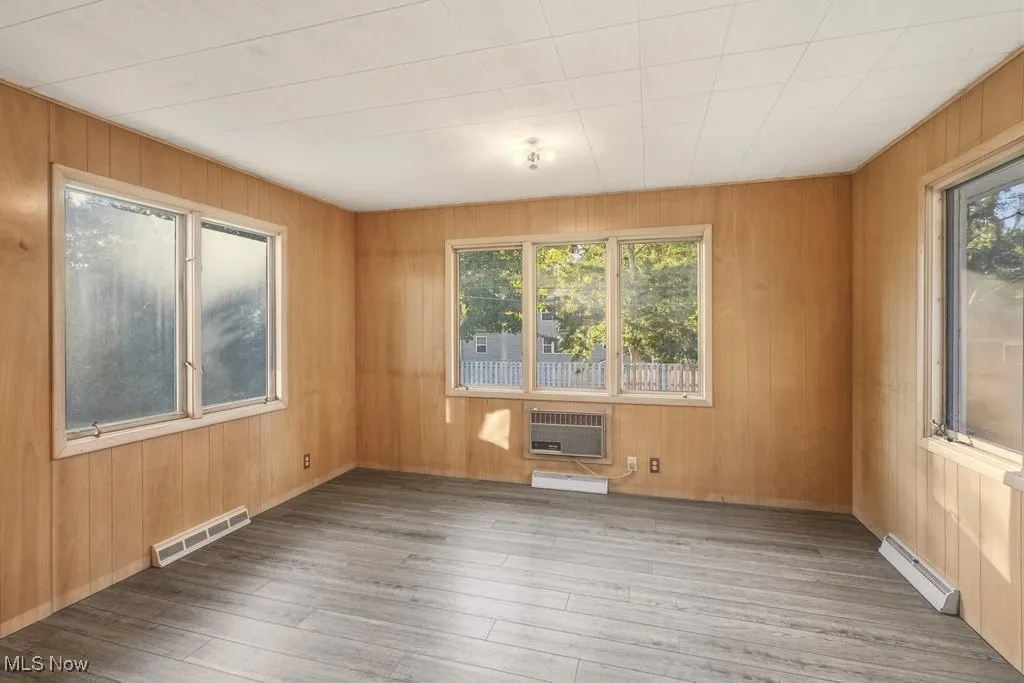 Family Room Area or Breakfast Nook