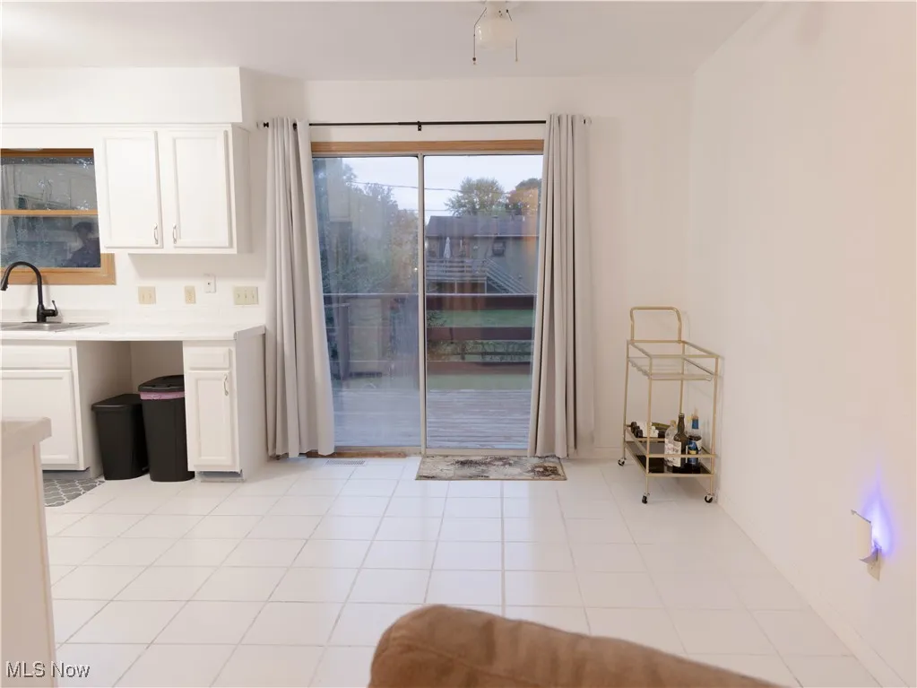 kitchen to deck
