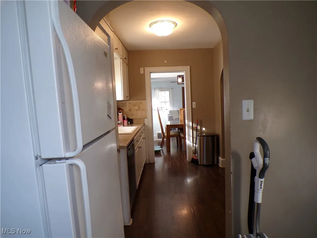 Kitchen nook with refrigerator