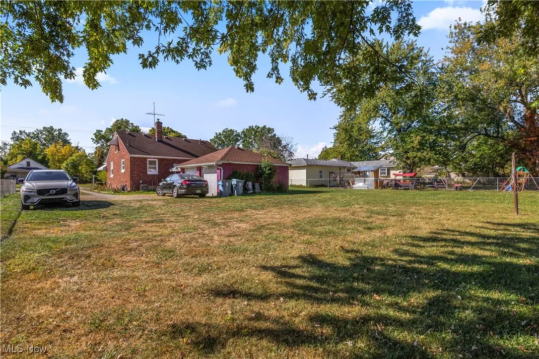 View of yard/double lot