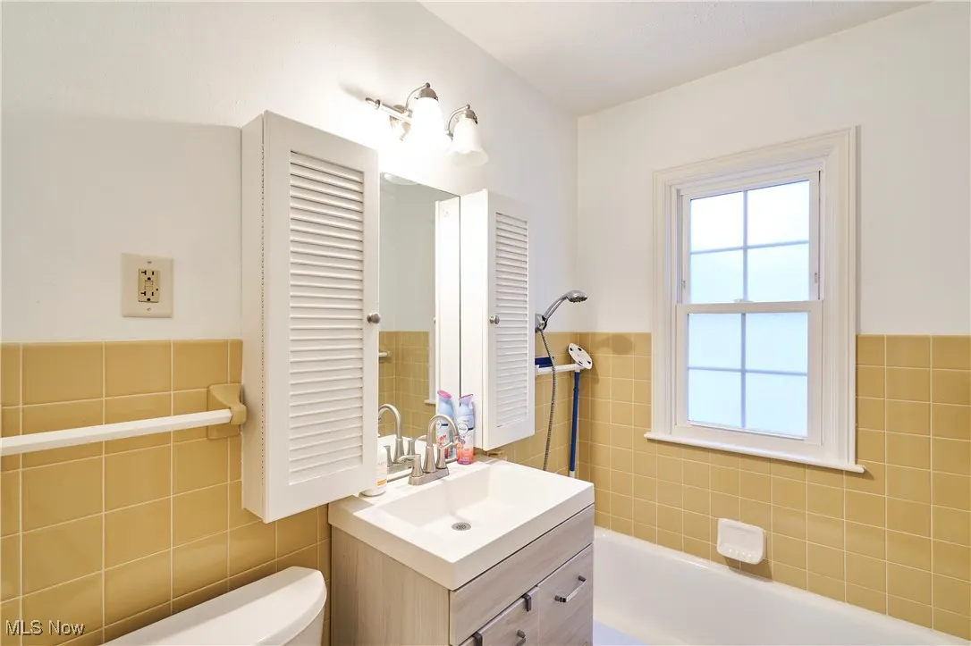 2430 Valley Road, Cuyahoga Falls, Ohio 44223,MLS Now Listing ID