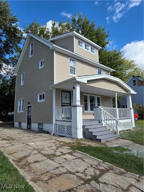 View of front of home featuring a porch