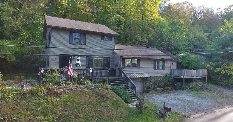 Welcome to 9248 Lakewood Drive at Atwood Lake