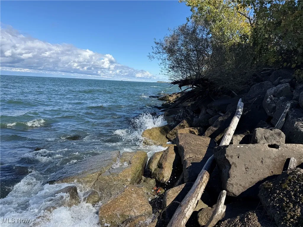 10211 Lake Shore Boulevard, Bratenahl, Ohio 44108,MLS Now Listing ID