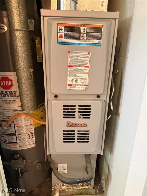 Natural gas furnace