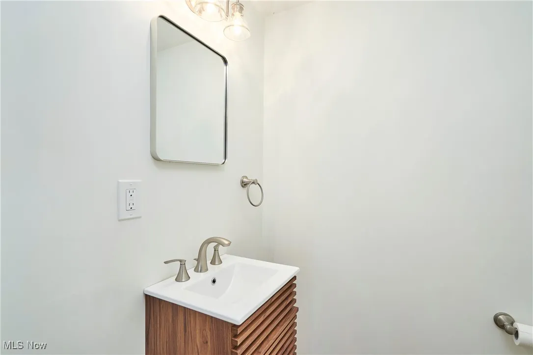 1/2 bathroom on 1st floor