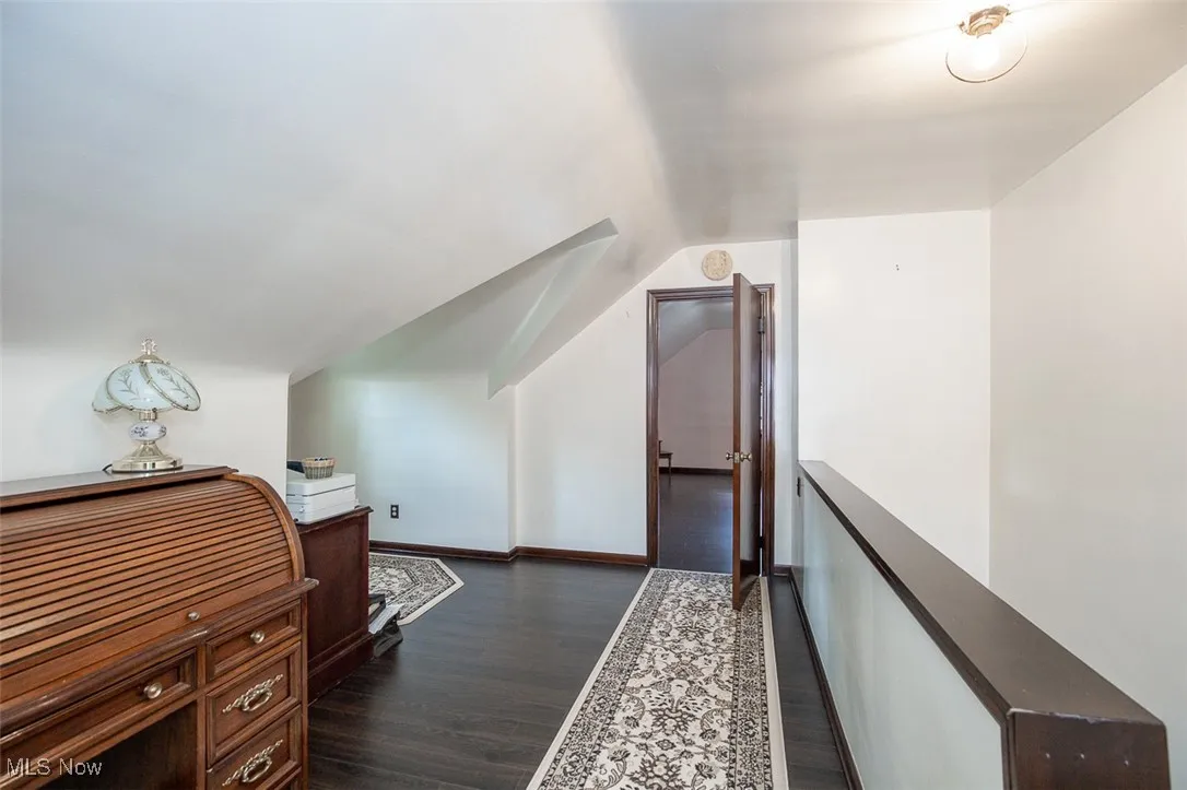 Upstairs loft area.