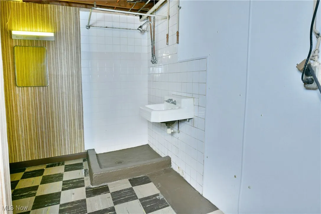 8305 Hiram Place, Warren, Ohio 44484,MLS Now Listing ID