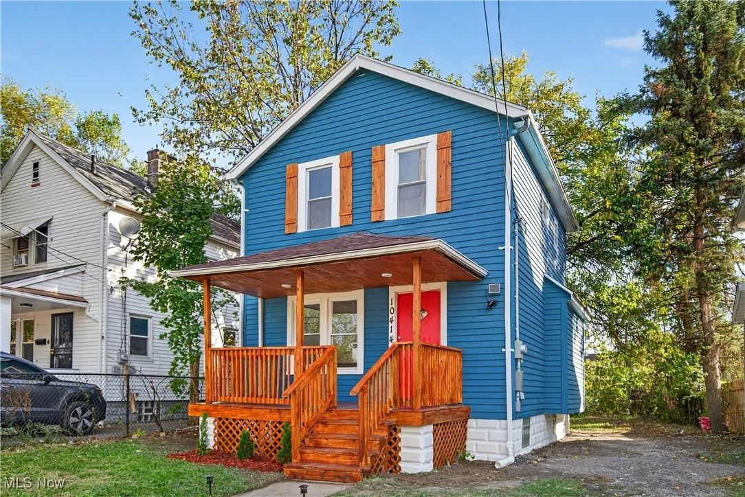 View of front of property featuring a porch