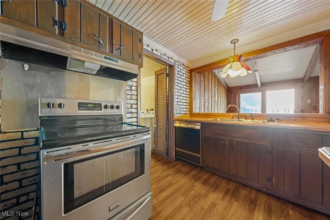 487 Irving Park Boulevard, Sheffield Lake, Ohio 44054,MLS Now Listing ID