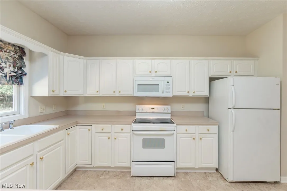 3954 Hilltop Drive, Vermilion, Ohio 44089,MLS Now Listing ID